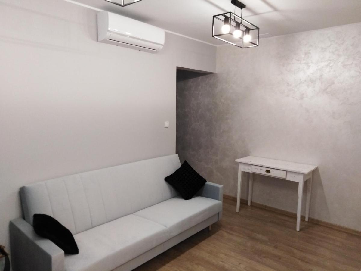Apartament Joanna Sanok Exteriör bild